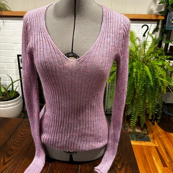 Rag & Bone Cashmere V-neck - Picture 2 of 4